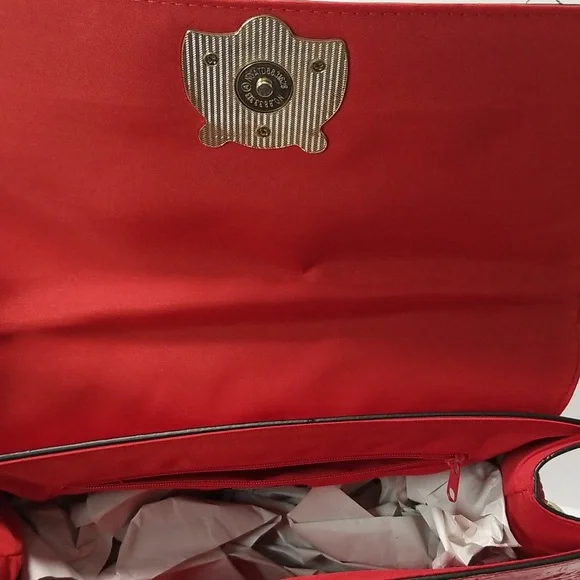 Red Handbag with Straps, Crocodile Pattern, Tiger Head Design Snap Closure NWOT - Picture 7 of 13